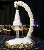 Load image into Gallery viewer, Suspended Hanging Cake stand arch is a sturdy backdrop stand for beautiful wedding background. It&#39;s a collapsible backdrop stand pairing with chandelier cake stand.
